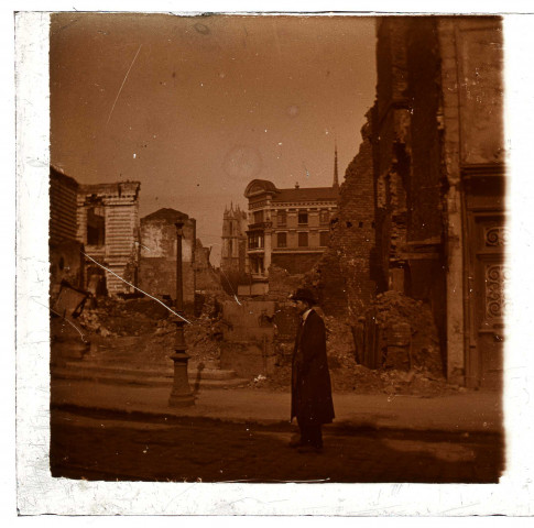 Ruines à Amiens suite aux bombardements