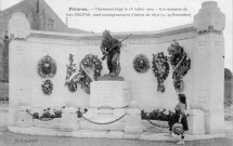 Monument érigé le 18 juillet 1909 - A la mémoire de Jean Delpas, mort courageusement (Guerre de 1870-71, 29 décembre)