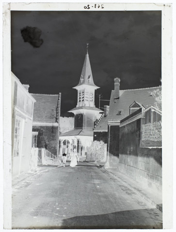 Eglise de Vieux-Moulin, vue de côté - septembre 1901