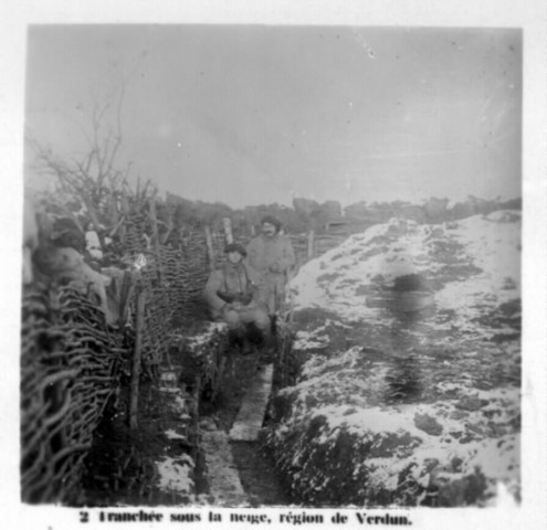 Tranchée sous la neige, région de Verdun