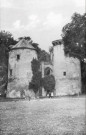 Le château de Monsures. Tours du XVe siècle