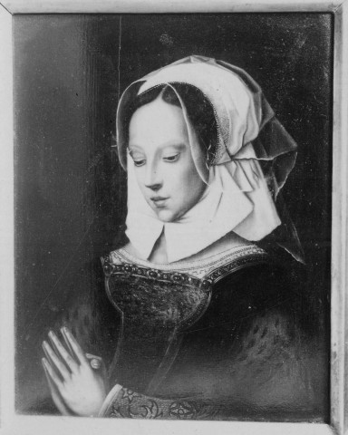 Reproductions photographiques de trois oeuvres : "La crocifissione", d'après Jean de Bologne ; "La prière", par Jean Van Eyck (1370-1440) ; Portrait d'une jeune fille