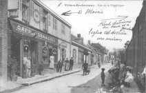 Villers-Bretonneux. Rue de la République