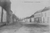 Allonville (Somme). La Grande rue