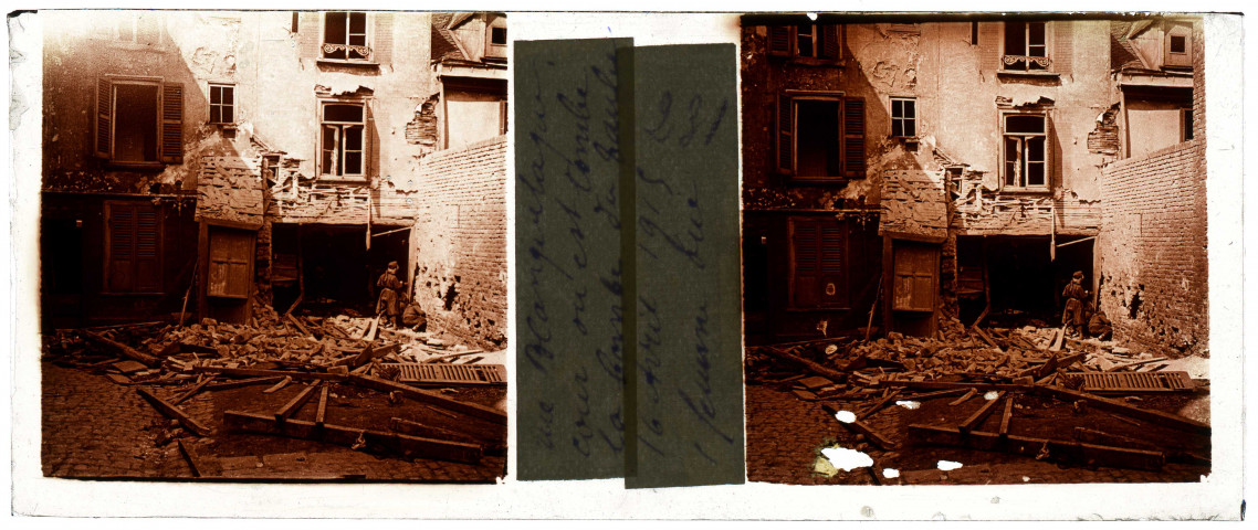 Rue Blanquetaque à Amiens. Cour où est tombée la bombe du taube le 16 avril 1915 : 1 femme tuée