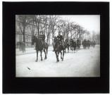 Revue du 16 janvier 1902 - arrivée du général Lanes et son état-major boulevard du Mail