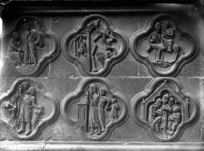 Cathédrale, médaillons