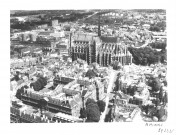 Amiens. Vue aérienne de la ville : la cathédrale, le palais de justice, le centre ville, le quartier Saint-Leu