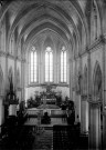 Eglise, vue intérieure : la nef et le choeur