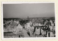 Amiens. La rue au Lin vers la Hotoie après les bombardements de 1940