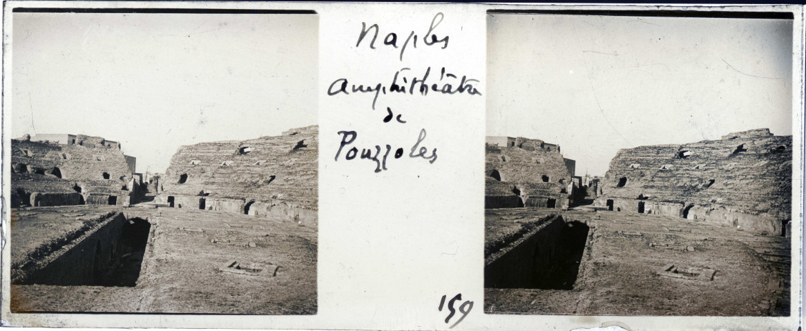 Naples - Amphithéâtre de Pouzzoles
