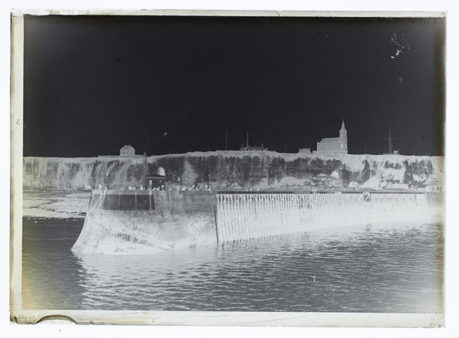 Dieppe - vue prise près de la jetée - septembre 1901