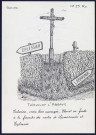 Thieulloy-l'Abbaye : calvaire croix de bois ouvragée, christ en fonte - (Reproduction interdite sans autorisation - © Claude Piette)