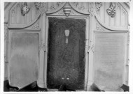 Eglise Riencourt : pierres tombales de Marguerite de Riencourt et de Marguerite d'Audenfort