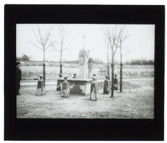 Calvaire à Nogent-les-Vierges - avril 1902