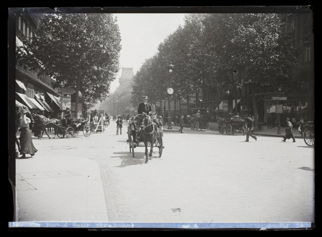 184 - Vue prise à Paris boulevard - juillet 96