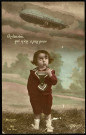 Carte postale intitulée "un loustic qui n'en a pas peur", représentant un enfant fumant la pipe regardant un Zeppelin