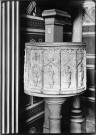 Cuve baptismale en plomb provenant de l'église de Molliens-Vidame (XVe siècle) figurant dans les collections du Musée de Picardie à Amiens