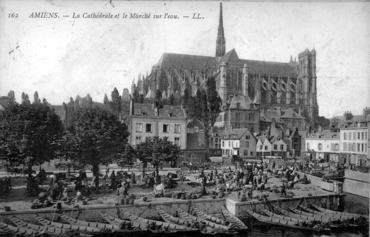 La Cathédrale et le Marché sur l'eau