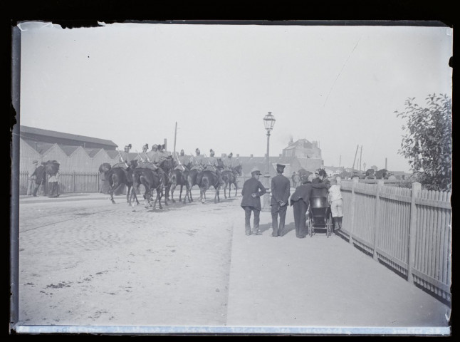 Compagnie chasseurs à cheval retour des courses - juillet 1895
