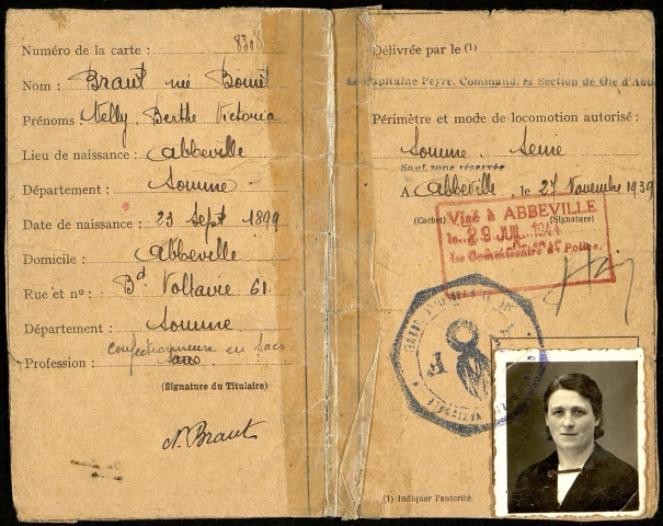 Carte de circulation temporaire n° 8308 de Nelly Braut, avec sa photographie, valable du 27/11/1939 au 27/02/1940, comportant un visa du 29 juillet 1944