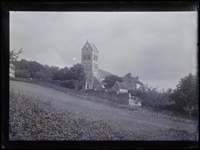 Eglise de Orrouy vue coté - septembre 1901