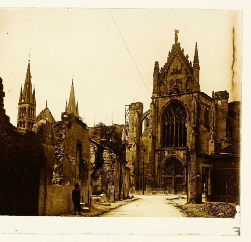 Reims. Ruines de l'église Saint-Rémy