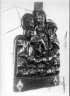 Eglise de Fransart : détail d'un panneau de bois sculpté figurant une Vierge à l'Enfant