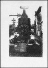 Tombeau de la famille Colard/Mantel et Sueur/Colard à Oissy (Somme), devant lequel figure une plaque en mémoire d'Emile Sueur (1886-1948)