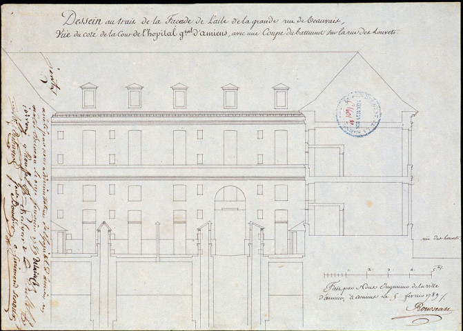 Dessein au trait de la façade de l'aile de la grande rue de Beauvais, vue du côté de la cour de l'hôpital général d'Amiens, avec une coupe du bâtiment sur la rue des Louvets