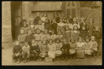 Photographie de groupe des élèves de l'école de Vignacourt