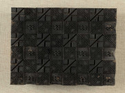 Planche d'impression d'étoffes. Bois gravé à motifs géométriques ou à feuillages stylisés : planche n° 1934