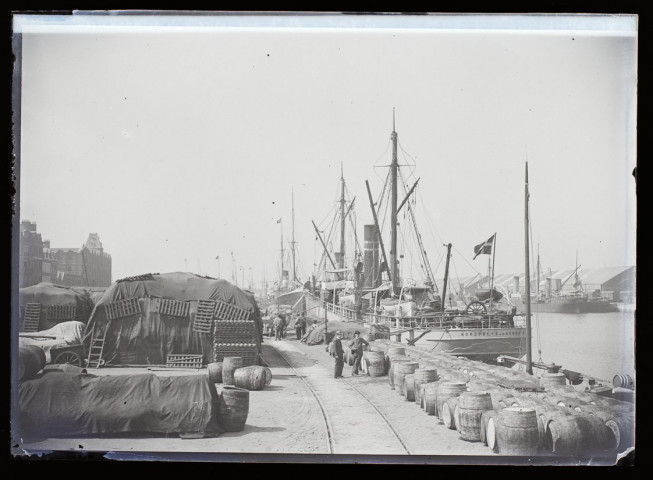 219 - Dunkerque vue prise par L. M. port de (&) - juillet 1898