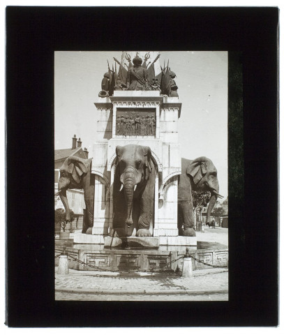Fontaine des Eléphants à Chambéry - juillet 1902