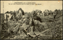Carte postale intitulée "Montididier après la Grande Guerre. Vue de la rue Parmentier prise des ruines de l'église Saint-Sépulcre"