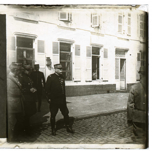 Septembre 1915. Le général Joffre à Corbie