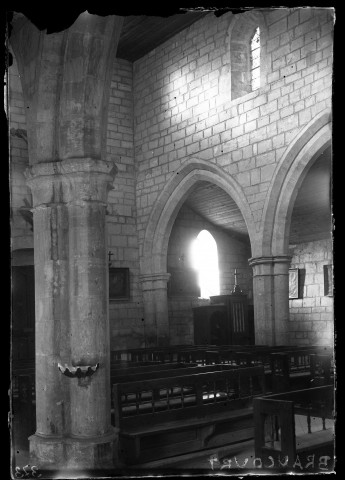 Eglise de Braucourt : vue intérieure d'une partie de la nef
