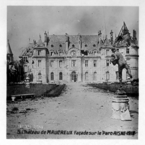 Château de Maucreux. Façade sur le Parc