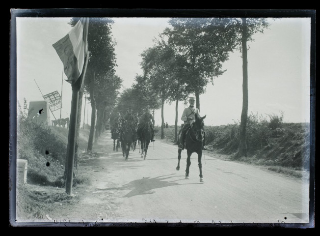 Chasseurs à cheval route de Saint-Fuscien - août 1910