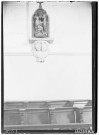 Eglise, vue intérieure : le bas-relief de Saint Hubert