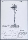 Huppy : vieille croix de fer forgé replantée derrière l'église au cimetière - (Reproduction interdite sans autorisation - © Claude Piette)