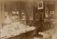 Photographies de l'intérieur de la Préfecture de la Somme en 1898