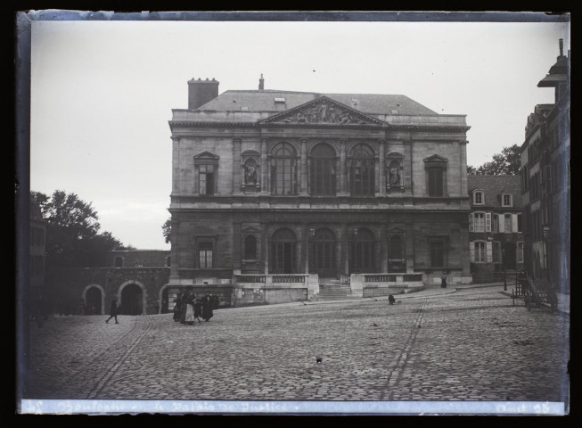 45 - Boulogne - le Palais de justice - août 1895