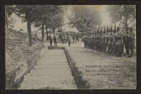 FELDZUG 1914-16. FRANKREICH, BEERDIGUNG DEUTSCH GEFALL. OFFIZ. U. MANNSCHAFT IM HELDEN-SAMMELGRAB AUF D. NEUEN MILITARFRIEDHOF IN VOUZIERS D. 8.10.16. (Campagne 1914-16. France, enterrement d'officiers allemands tombés et au nouveau cimetière de Vouziers le 8 octobre 1916)