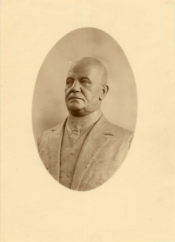 Portrait d'Emile Leturcq, maire d'Albert en buste
