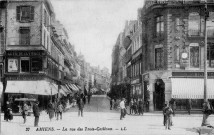 Amiens. La rue des Trois Cailloux
