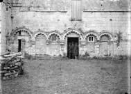 Le prieuré, vue du cloître