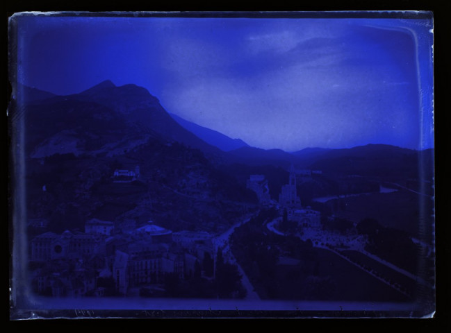 Lourdes vue prise du château fort - 1899