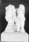 Musée de Picardie. Fragment de sculpture représentant deux homme
