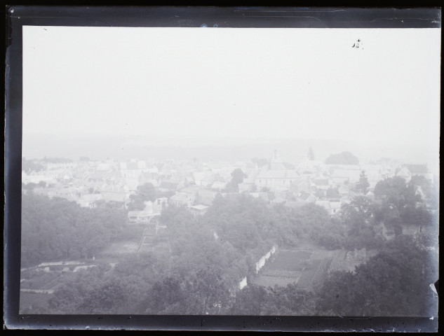 Coucy-le-Château vue d'ensemble prise du haut de la tour - juillet 1901